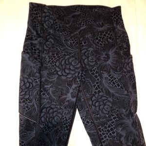 Lululemon mid calf crops
